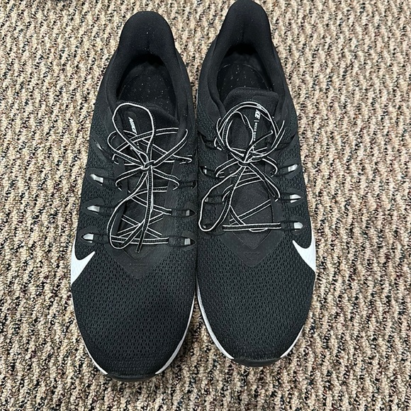 Never worn men’s black and white Nike Quest 2 'Black White' - Picture 7 of 11